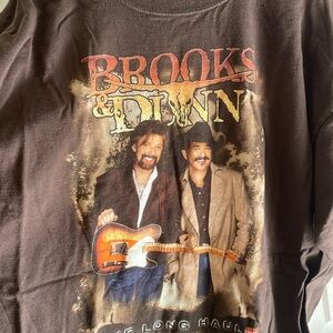 Brooks & Dunn’s concert T-shirt